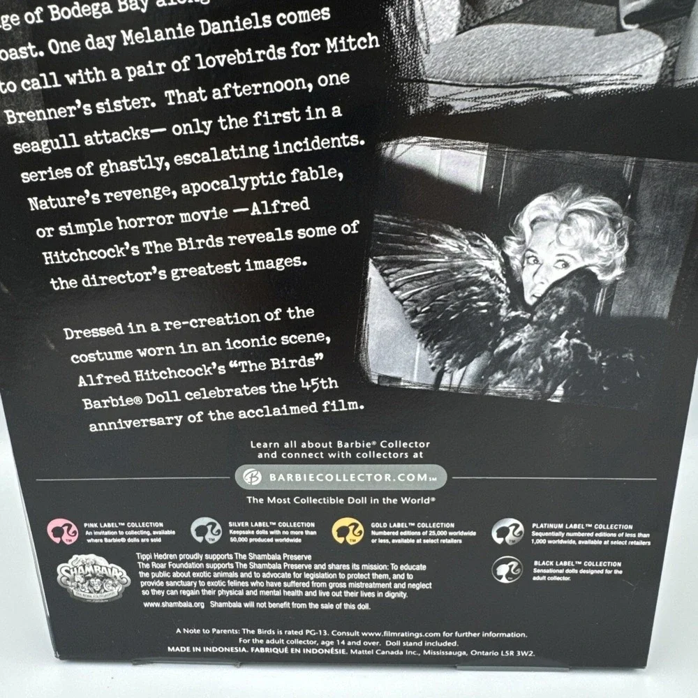 2008 The‎ Birds Barbie Doll - Black Label - Alfred Hitchcock 1963 Movie L9633